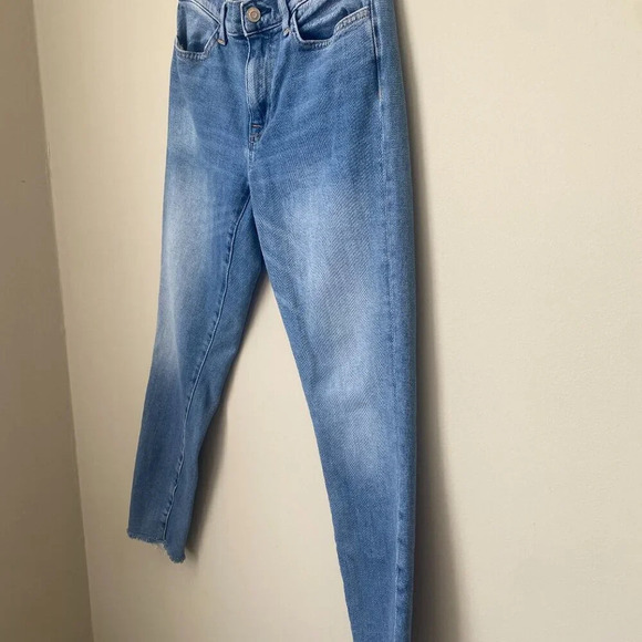 Tommy Hilfiger Denim Women's 6 Embroidered Distressed Raw Hem Stretch Blue Jeans - Picture 9 of 16